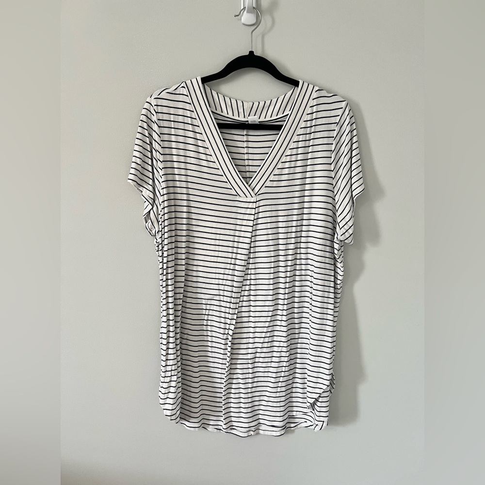 Old Navy White and Black Striped V-Neck Short Sleeve Top